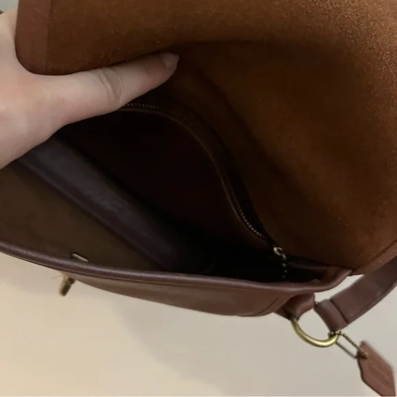 Vintage Coach Devon Tan Leather Crossbody Bag 9908 - Picture 8 of 9